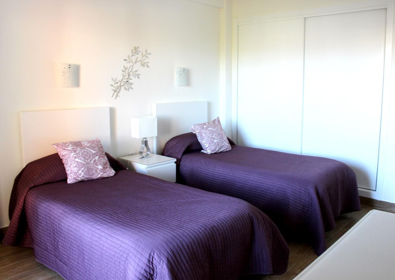 One Bedroom Apartment Sea View