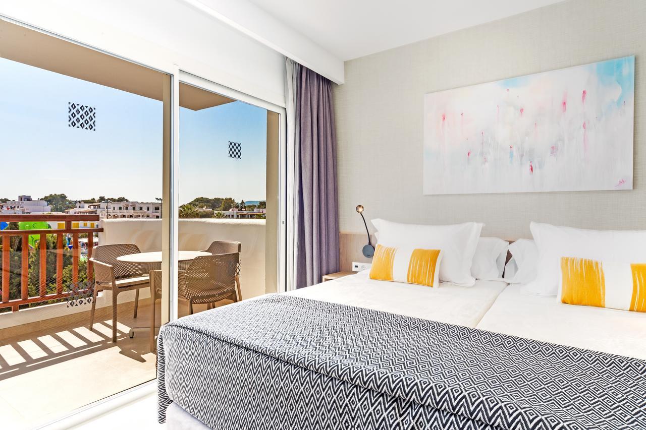 Studio Premium (2 Adults),663668361:JPEG