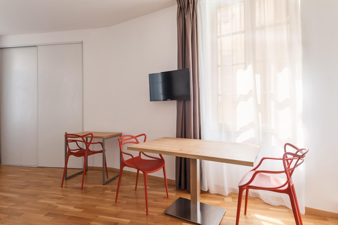 Studio (3 Adults)