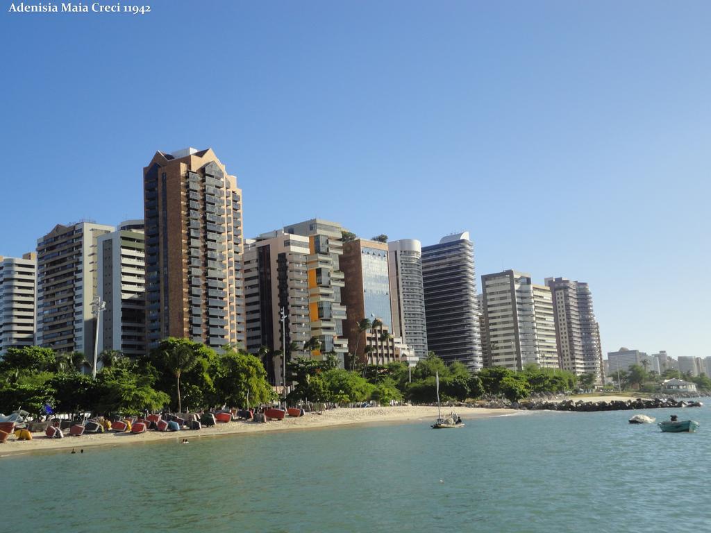 Apartamento com 1 Quarto, Varanda e Vista Mar