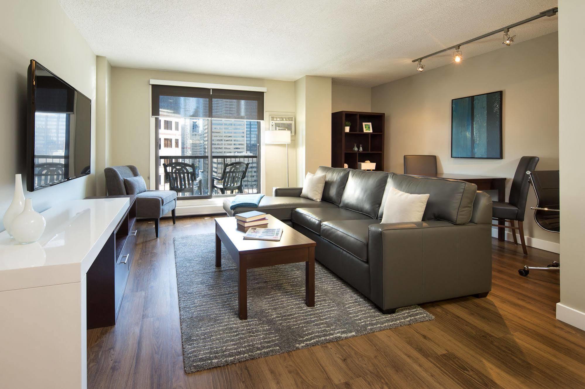 One-Bedroom King Suite