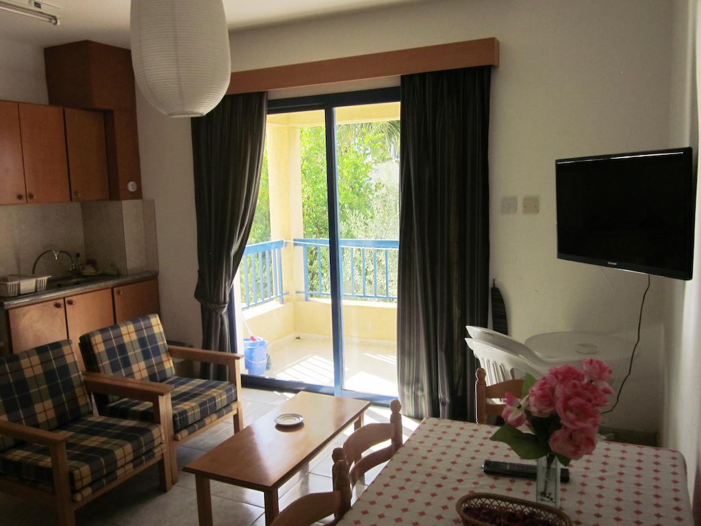 One-Bedroom Apartment,68504678:JPEG