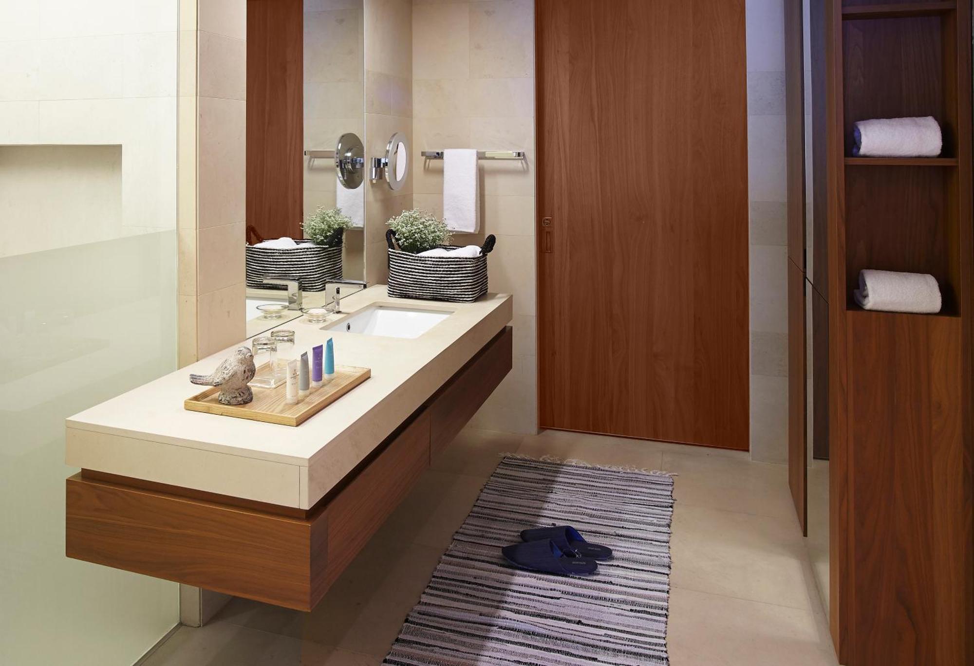 Superior Suite (5 Adults)