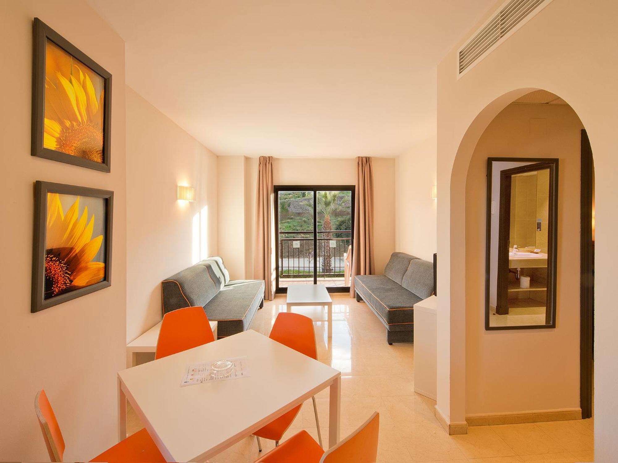 One-Bedroom Apartment Pool View