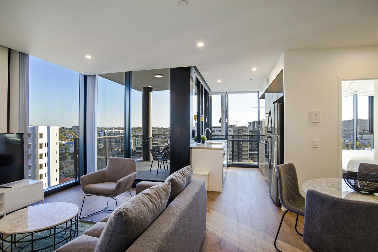 Three Bedroom Two Bathroom City View Apartment,717400975:JPEG