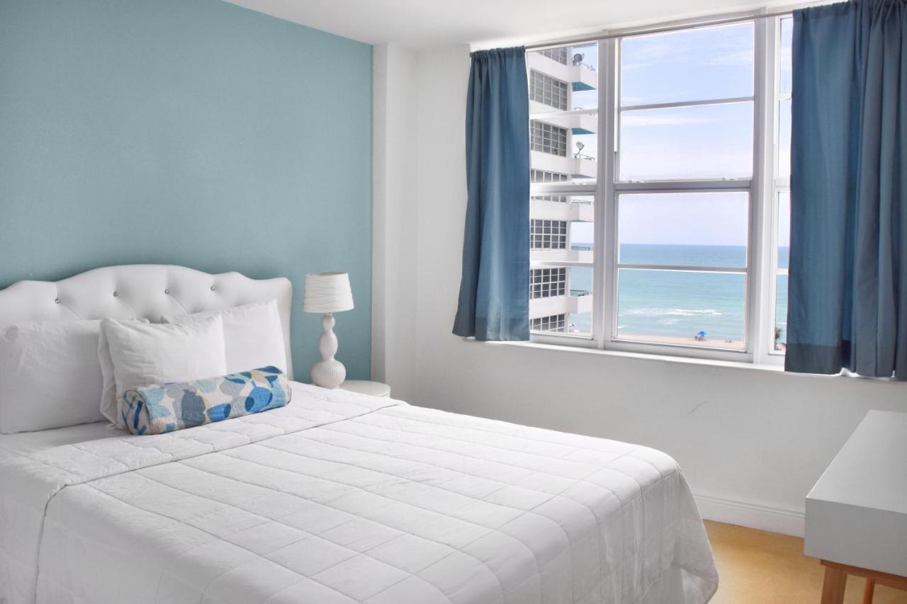 Deluxe Oceanview Suite 2 Bedroom & 2 Bath Kitchen