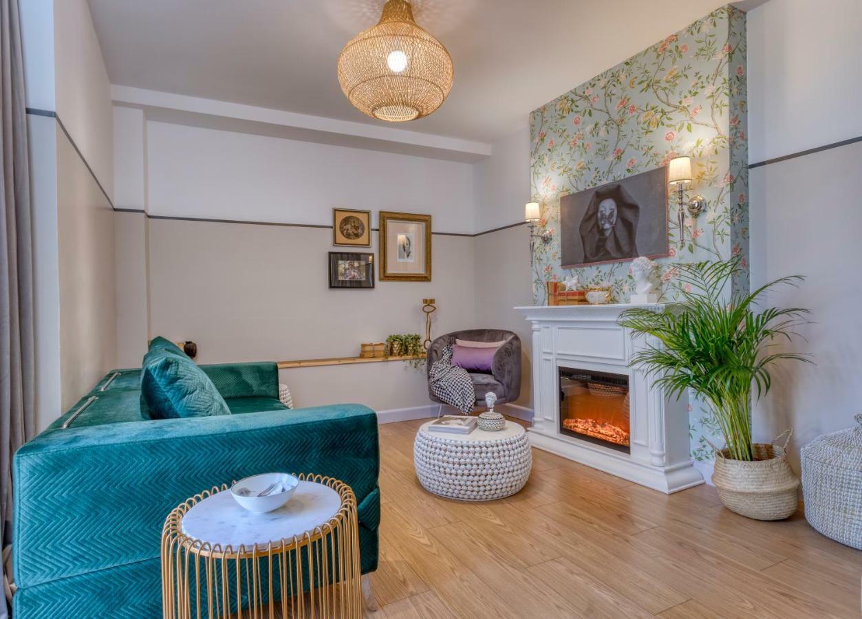 Penthouse Suite,811994583:JPEG