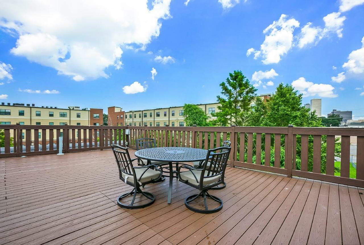 Four-Bedroom Apartment,835957397:JPEG
