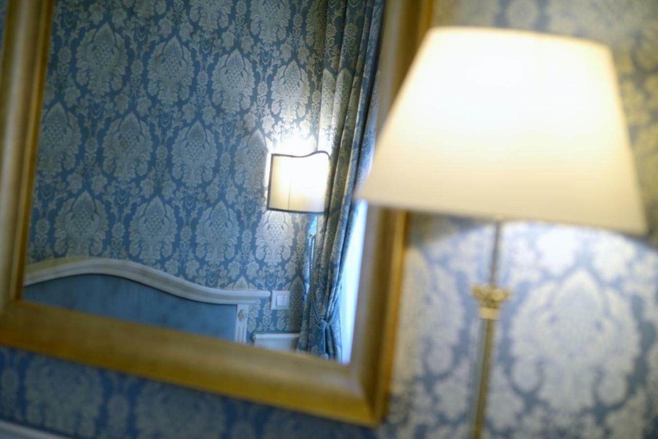 Deluxe Double or Twin Room Canal View