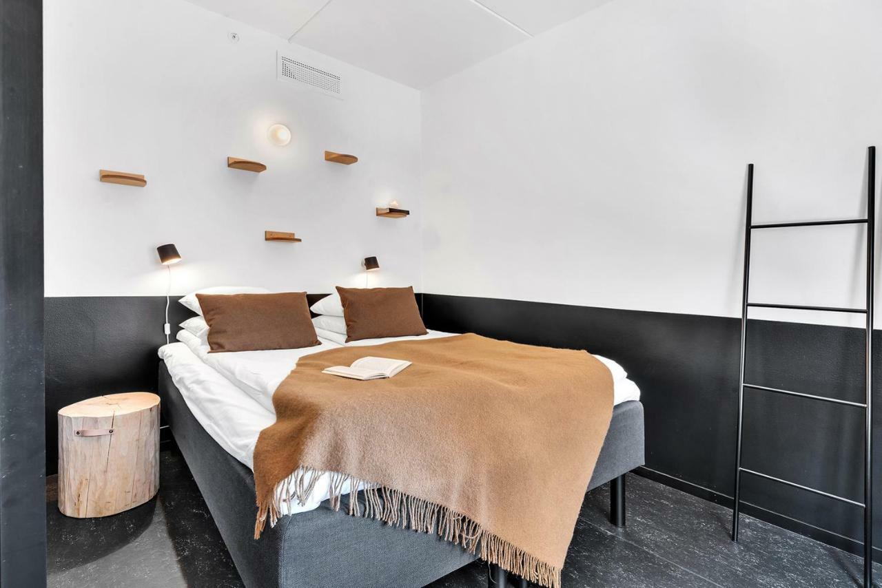 Two-Bedroom Apartment for Four,863165609:JPEG