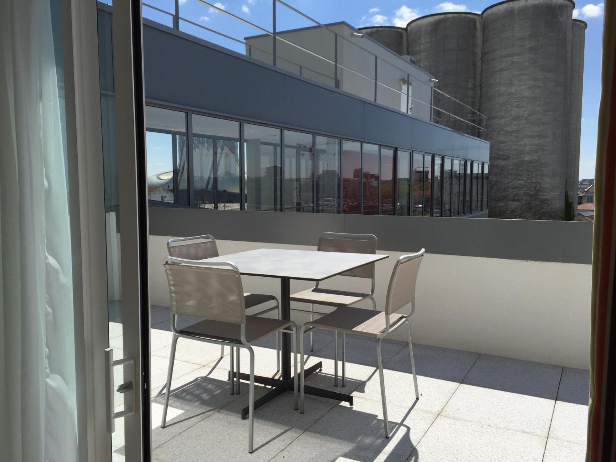 Suite Terrace,925305184:JPEG