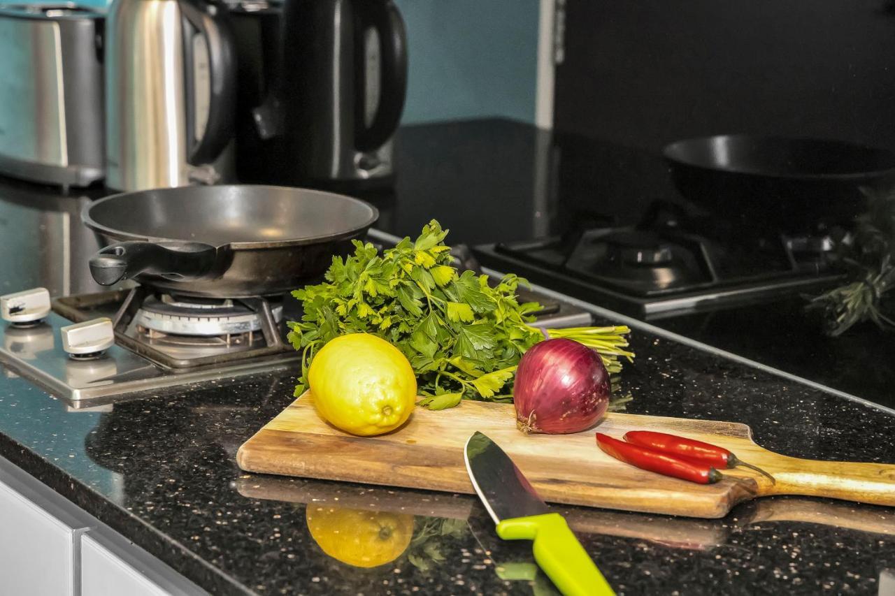 One Bedroom Apartment,1277289481:JPEG