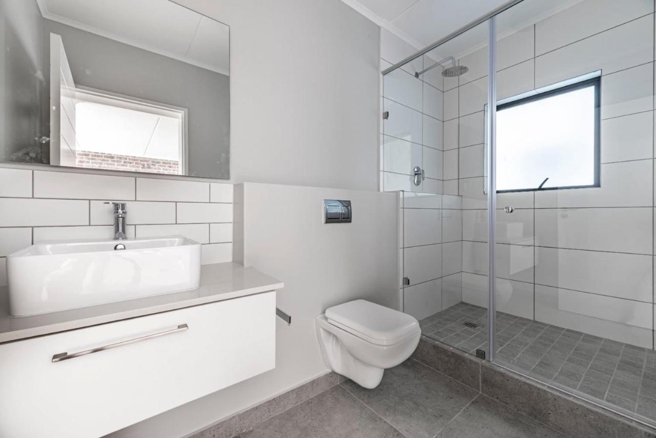 Superior One Bedroom Apartment