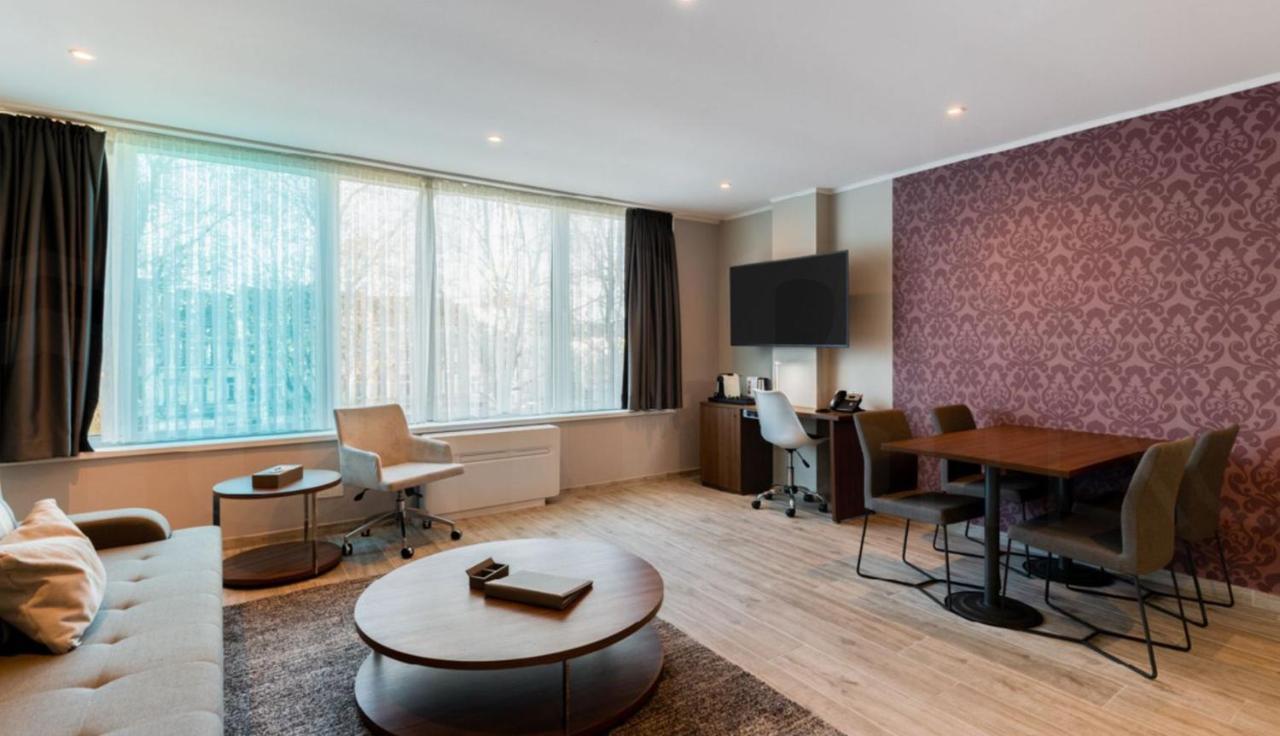Suite King Bed