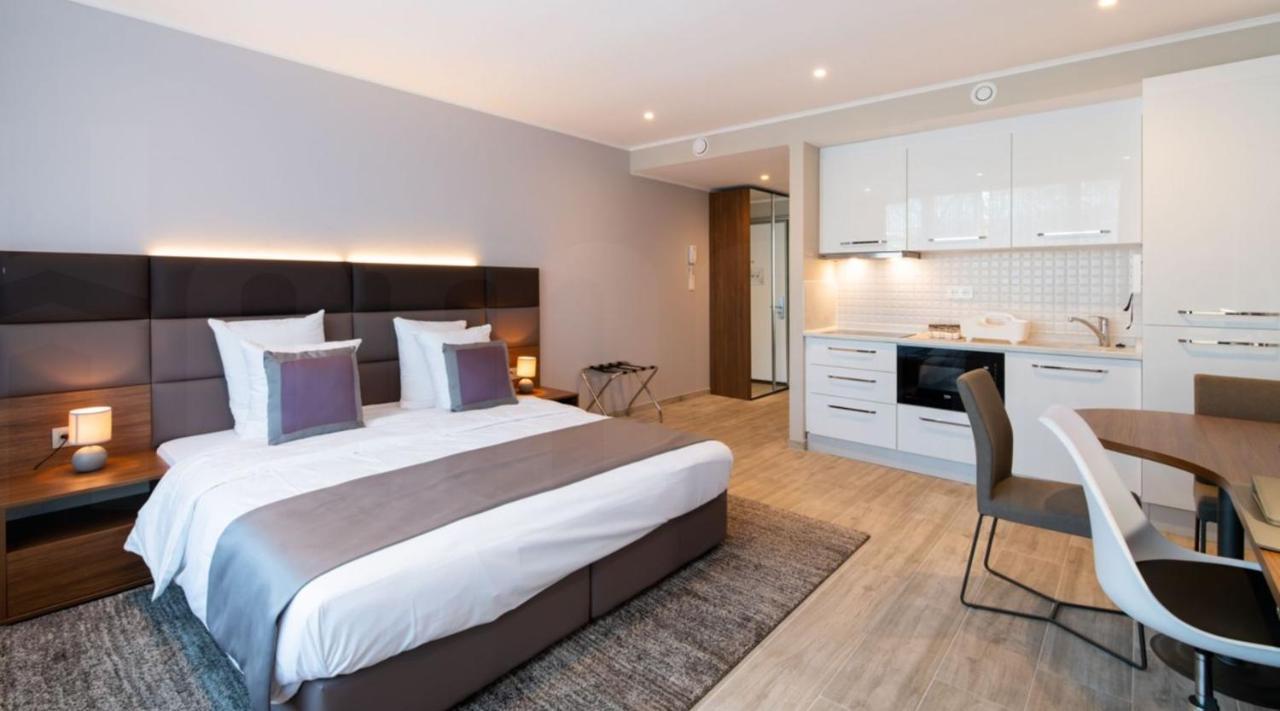 Studio King Bed