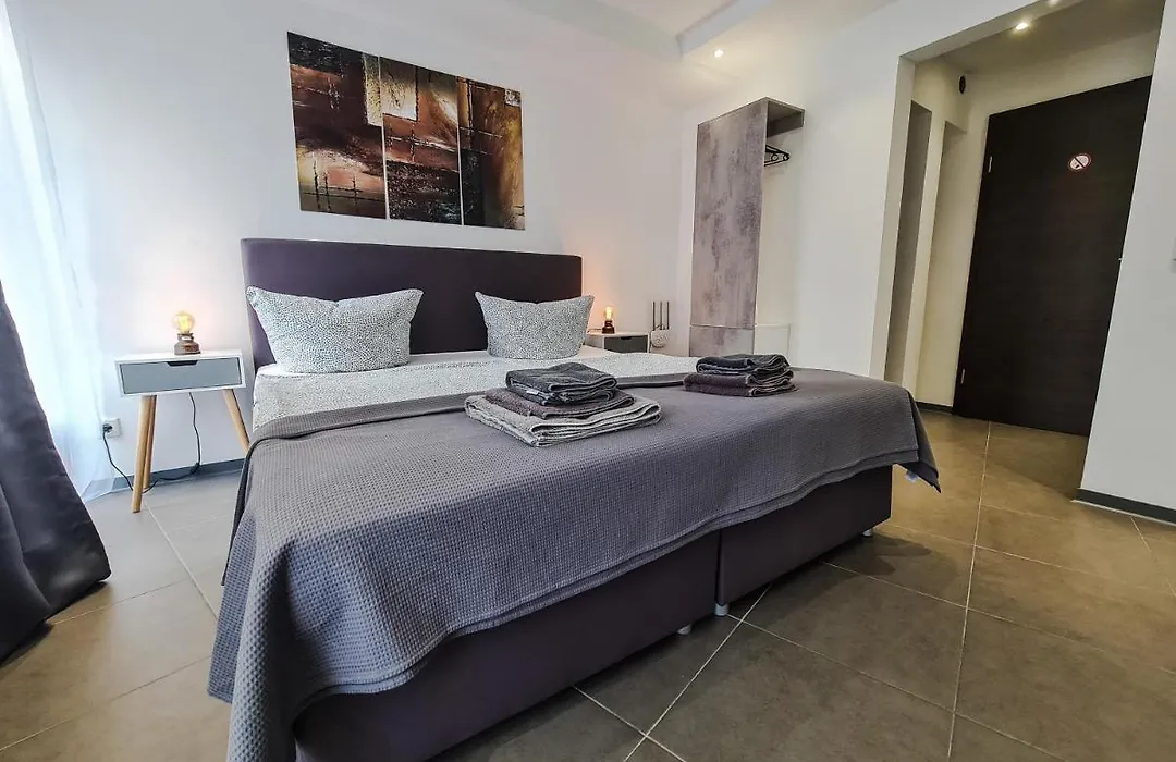 Check-Inn Hotels - Essen-1
