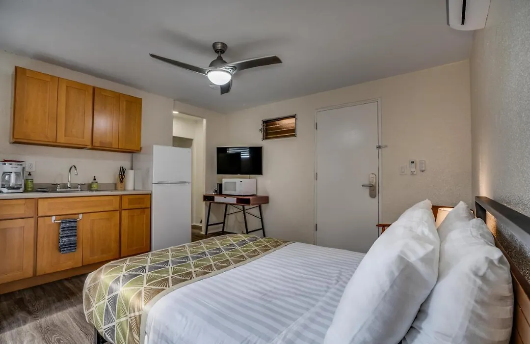 Aloha Suites Waikiki-1