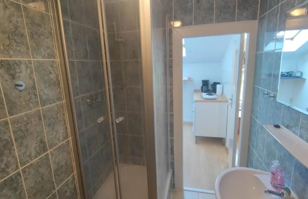 FEWO3-1 Zim-2 Einz Bett-2 Pers-Küche-Dusche WC-1