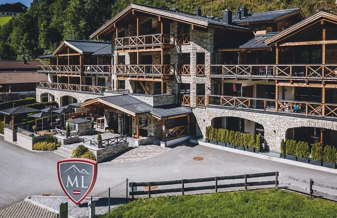 AvenidA Mountain Lodges Saalbach-1