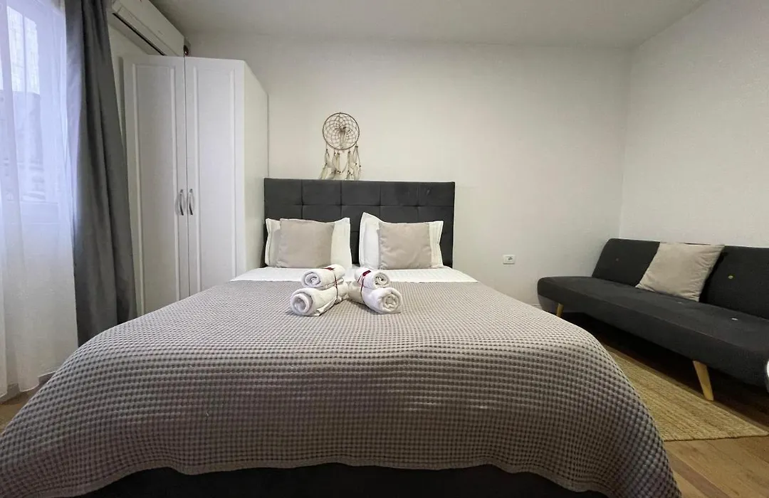 Central Studio Apartments-1