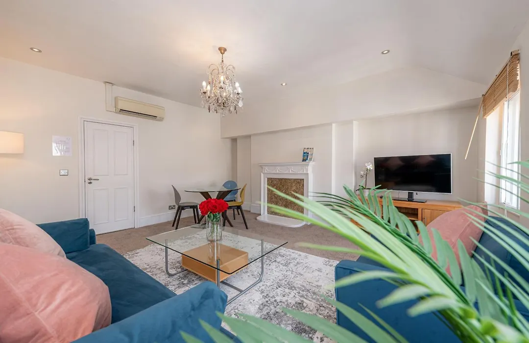 17 Hertford Street-1