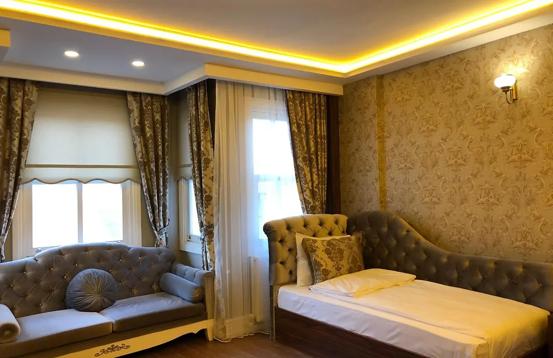 Rose Mansion By Otantik Suites-1