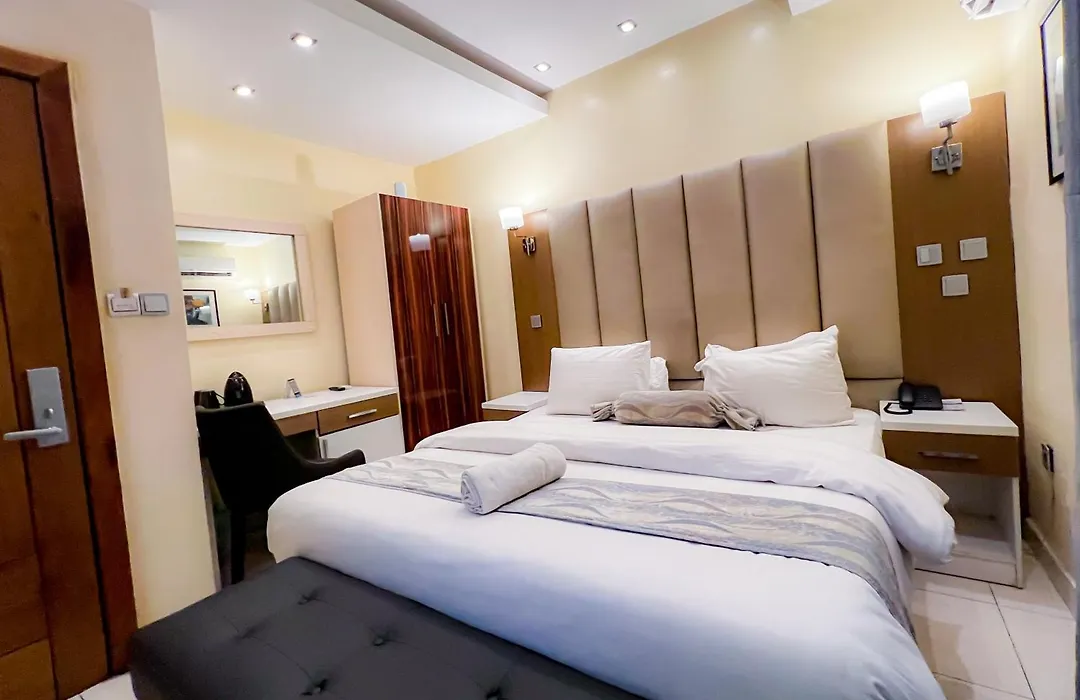 Box Residence-1