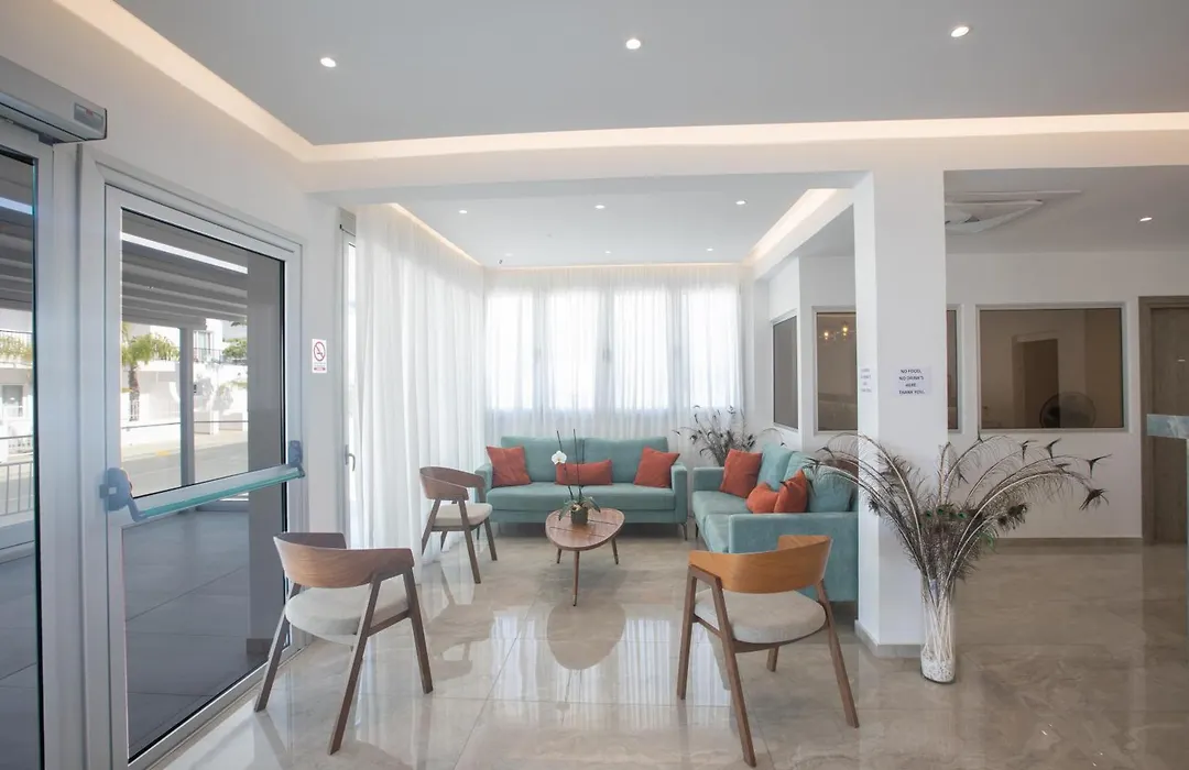 Pavlinia Hotel & Apartments-1