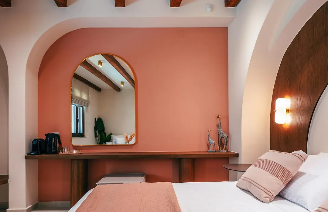 La Montre Luxury Boutique Suites-1