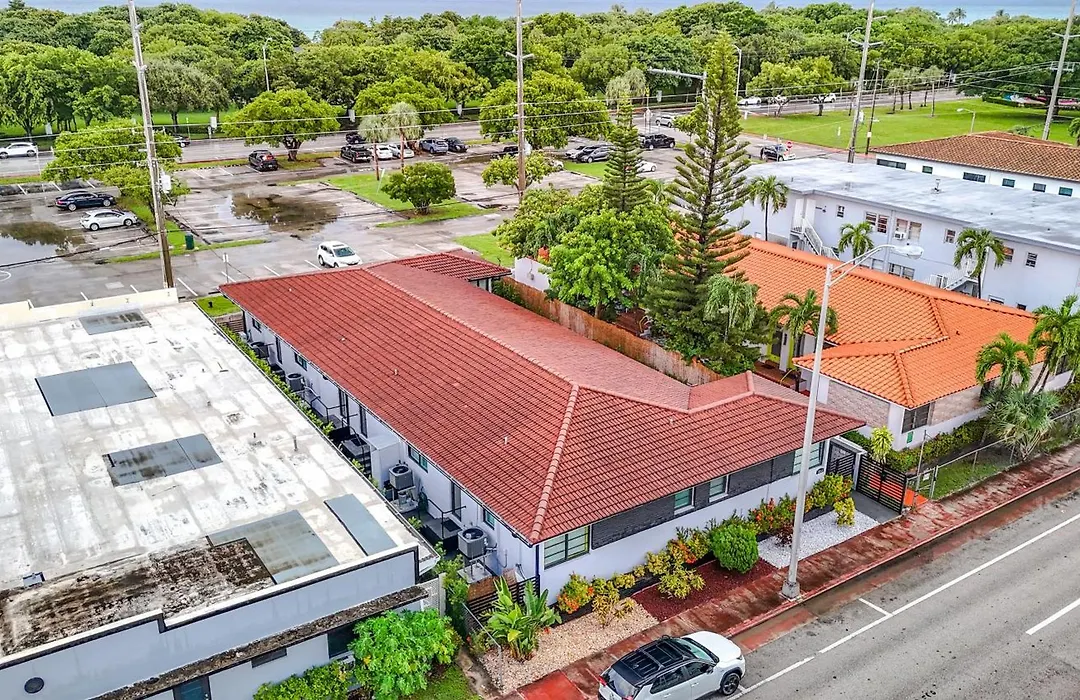 Los Patios Home Suites-1