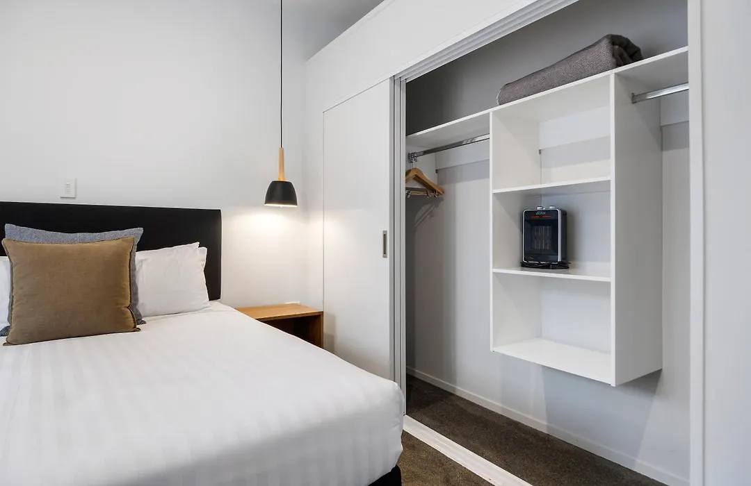 Southwark Hotel & Apartments-1