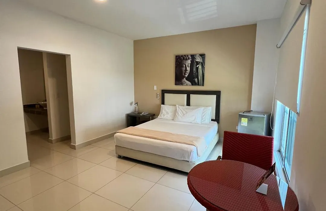 Hotel La Esperanza Ciudad Jardín-1