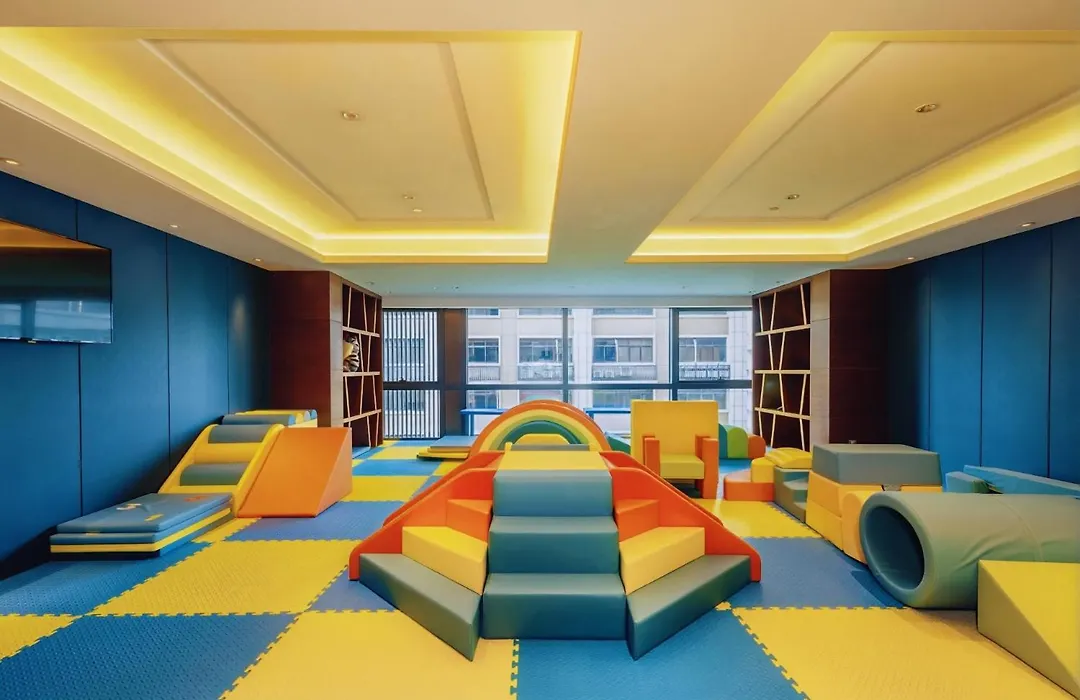 Fraser Suites Shenzhen: Infinity Pool & Business Zone Convenience-1
