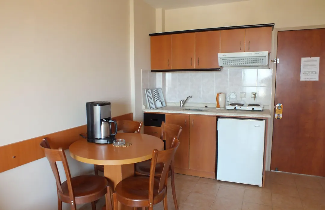 Tuntas Family Suites Kusadasi-1