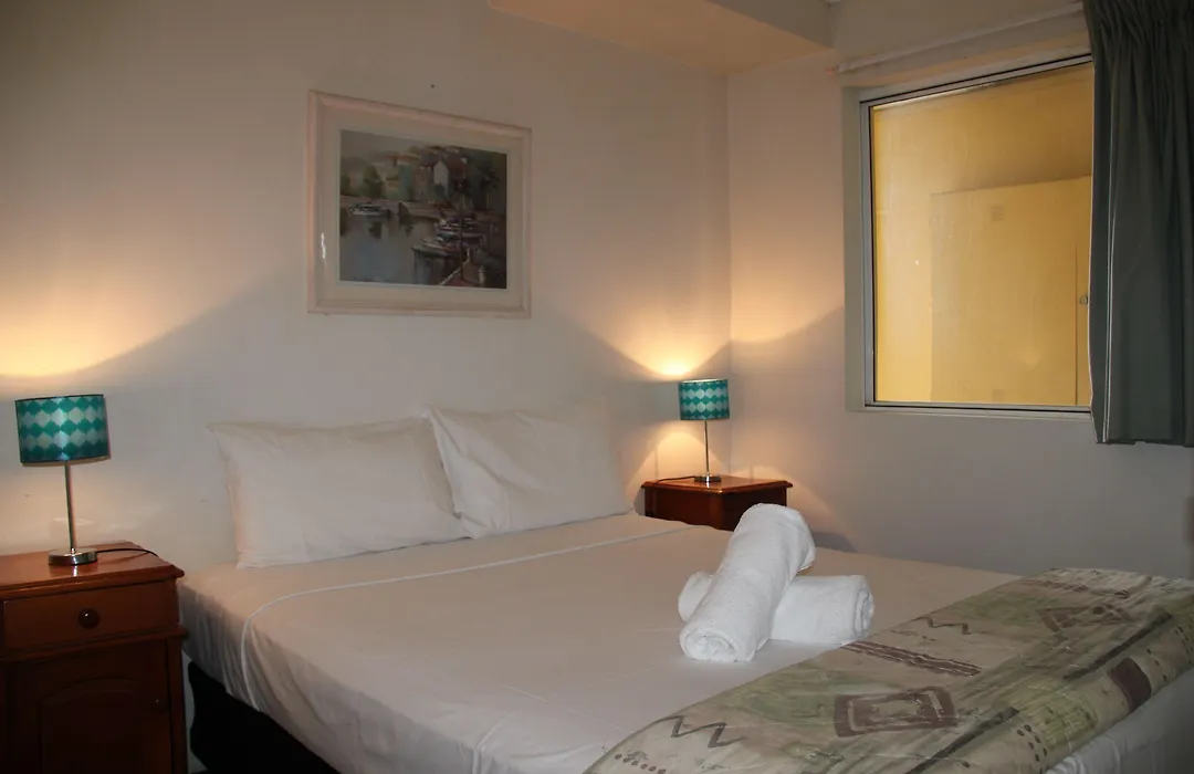 Broadwater Keys Holiday Apartments-1