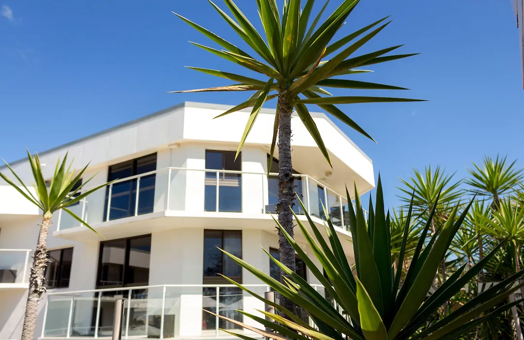 Bayview Beachfront Apartments, In Town Right On The Beach-1