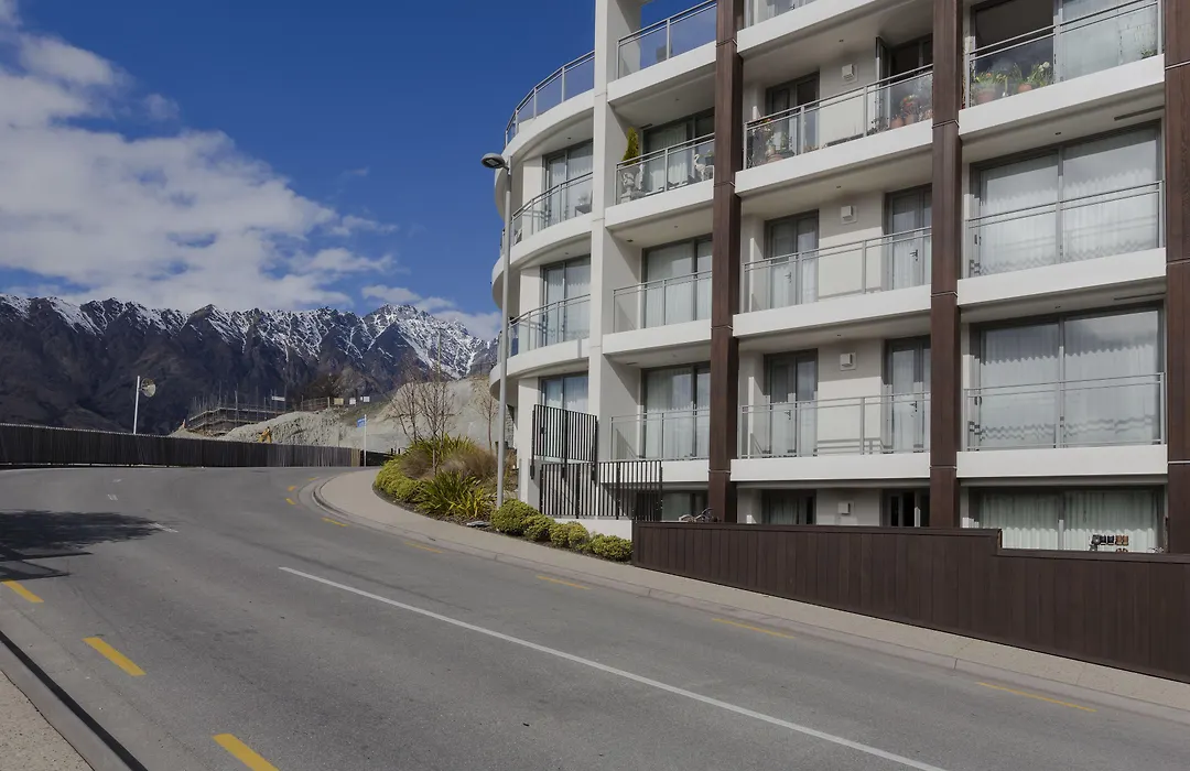 Queenstown Village Apartments-1