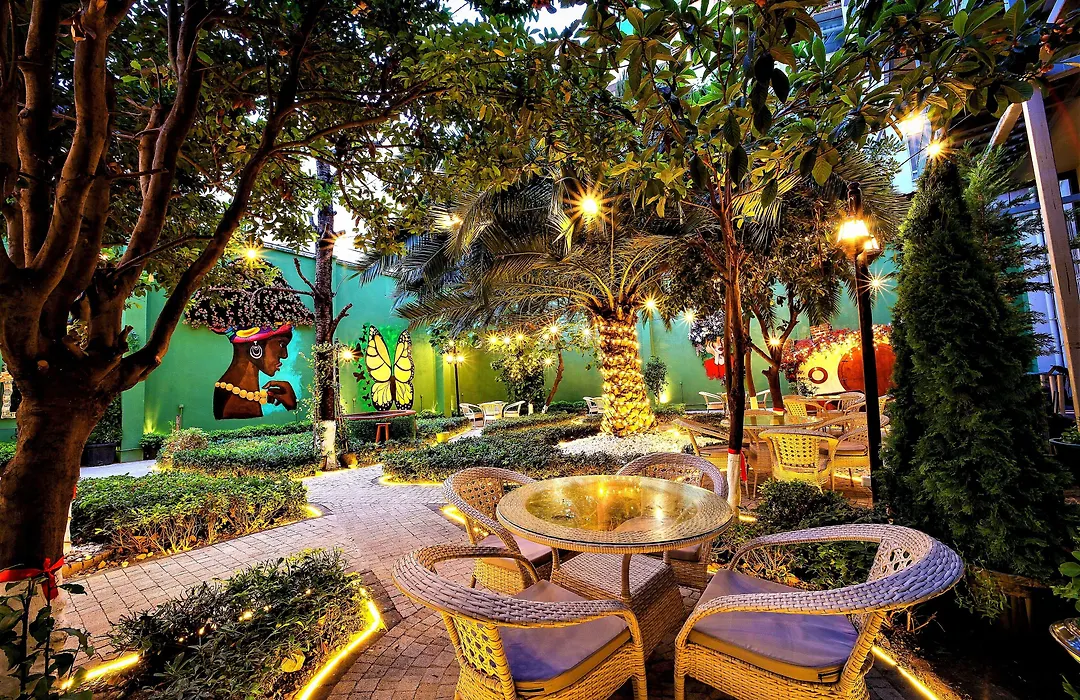 Walton Gardens Pera-1