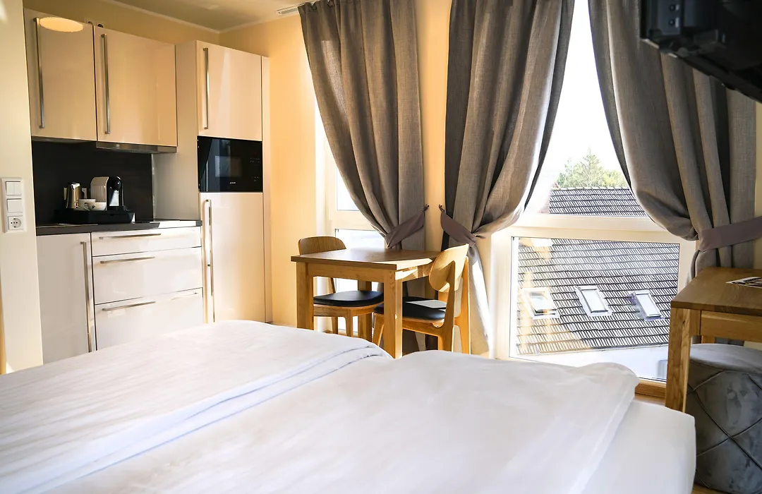 Boardinghouse City Home - Living-1