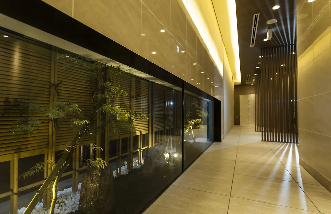 Minn Umeda East-1
