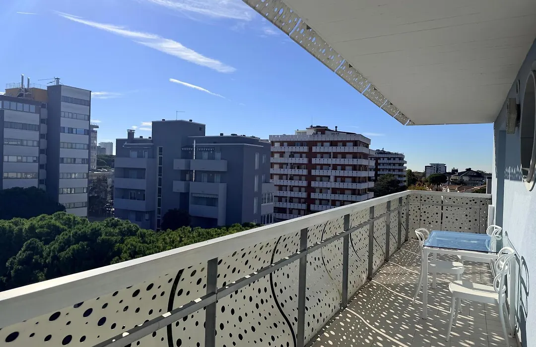 Aparthotel Holiday-1