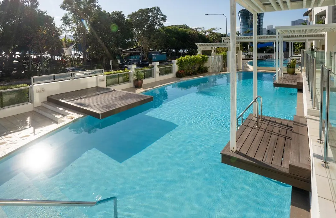 Waters Edge Apartment Cairns-1