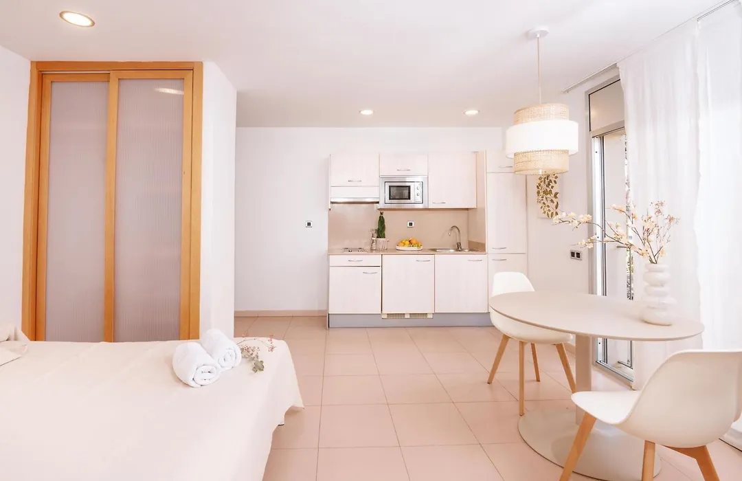 Apartamentos Porta Coeli-1