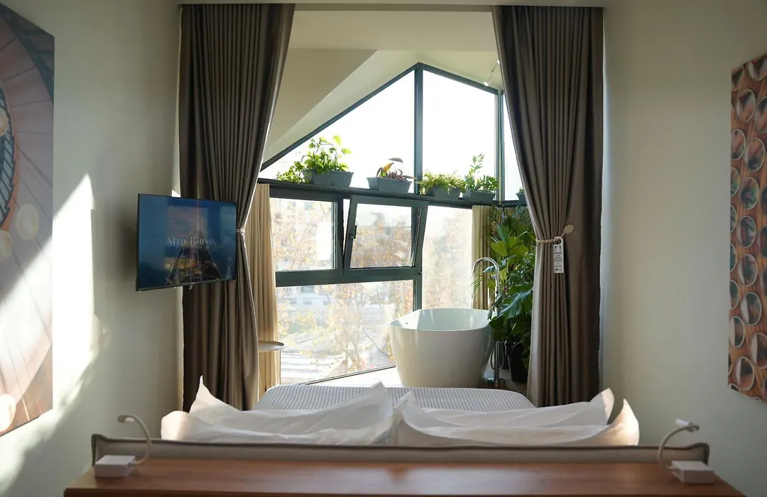 Retreat Apartments-1