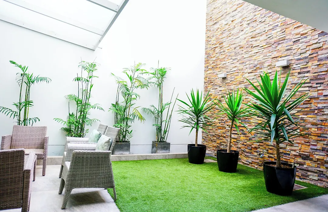 Apart Hotel Petit Palace Suites-1