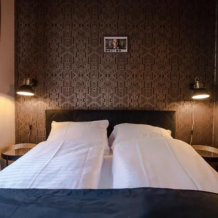 The Henry Self Check-In Guesthouse-2