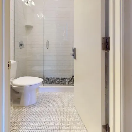 Charming Studio In Boston Brownstone, C. Ave #33-3