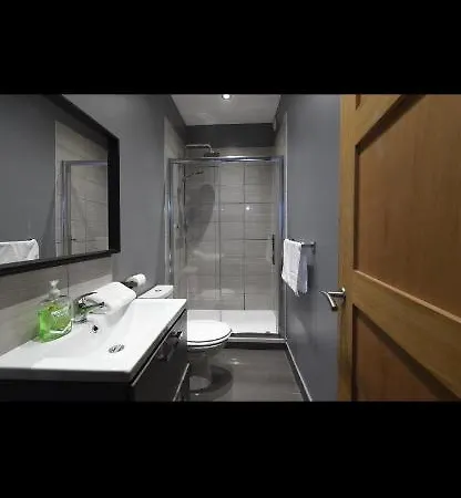 Swan Street Townhouse Hot Tub & Roof Terrace-3