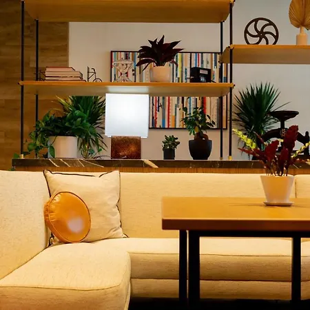 Whyhotel By Placemakr, Union Market-3