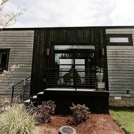 Ironwood Grove, Tiny House Hotel-3